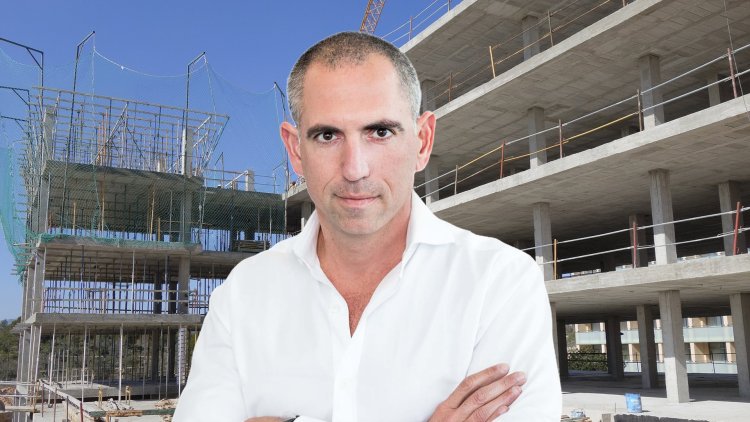 בעל השליטה באקרו צחי ארבוב (אלכס פרגמנט)