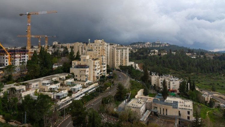 קריית היובל ( Roofsoldier / Shutterstock.com)