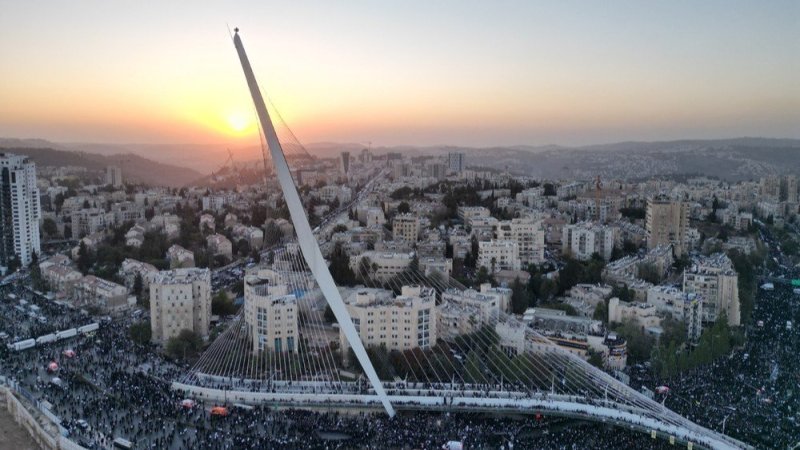 בלעדי: עיריית י-ם אישרה את עסקת הקומבינציה עם משפחת גולובנציץ' בקרקעות עץ חיים