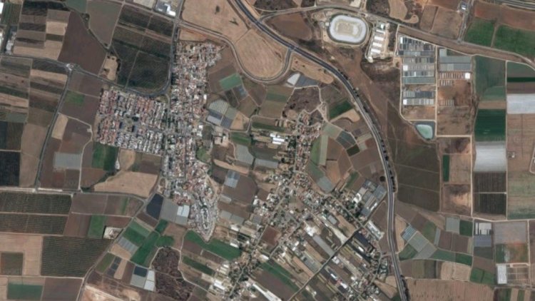 המושב בני עי"ש וסביבתו, תצלום מהאוויר (Google Maps)