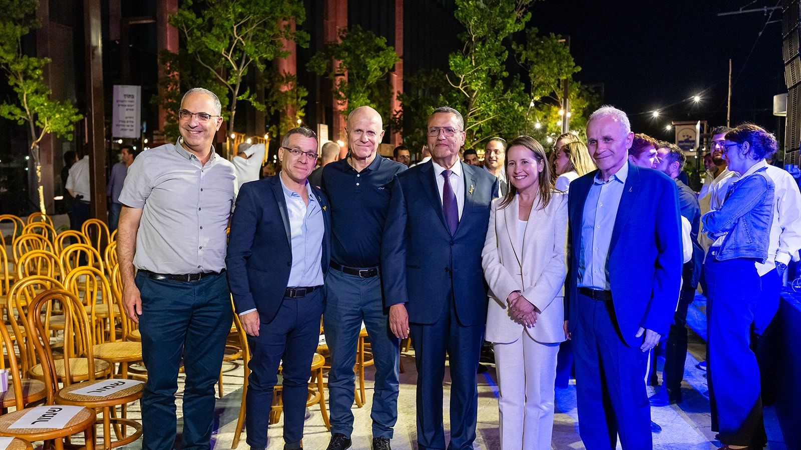 אירוע חנוכת הפארק, מימין לשמאל: נשיא האוניברסיטה העברית אשר כהן, נטלי משען-זכאי מנכ"לית גב-ים, משה ליאון ראש עיריית ירושלים, פרופ' תמיר שפר רקטור האוניברסיטה, מנכ"ל נכסי האוניברסיטה רותם רביבי וסגן הנשיא ישי פרנקל (שאולי לנדנר)