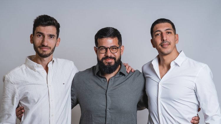מימין: רן גריידי - מייסד ומנכ״ל UNI, יהונתן אביטל - מייסד וסמנכ״ל תפעול, רועי בן דור - מייסד וסמנכ״ל כספים (אסף דרורי)
