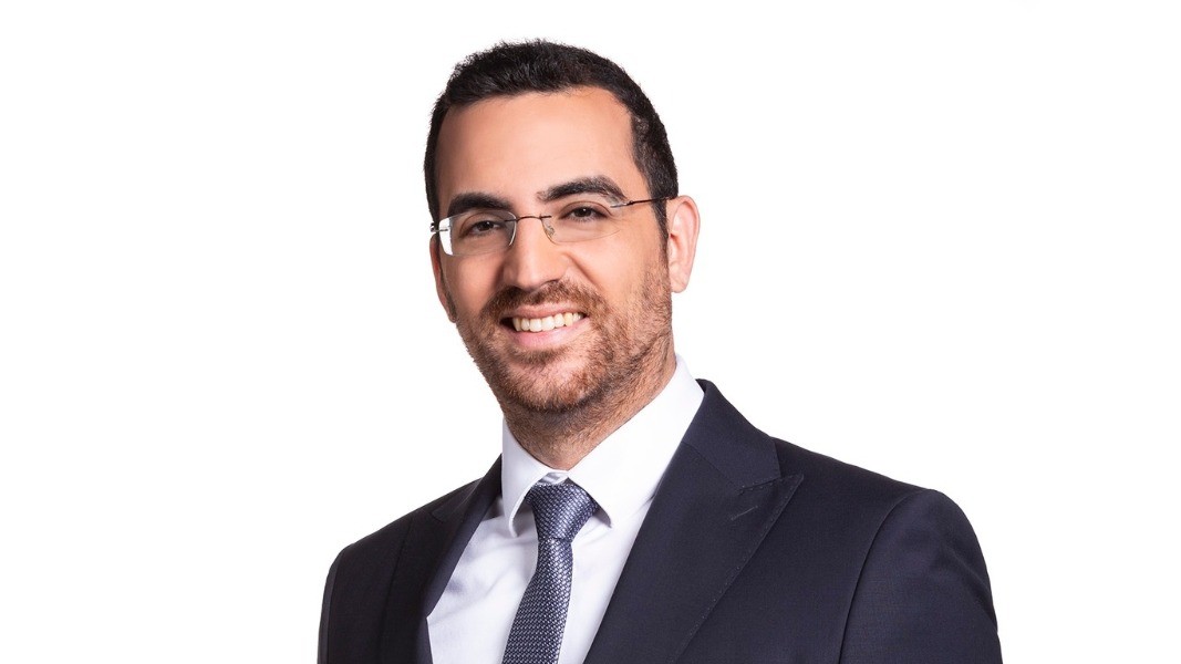 עו"ד דין סיני (רז רוגובסקי)