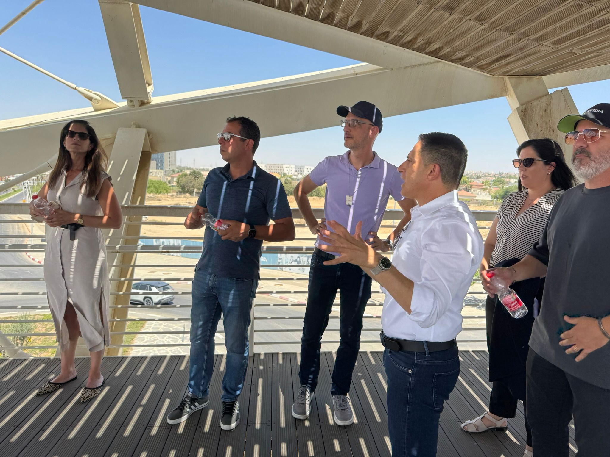 בכירי אנבידיה בבאר שבע (באדיבות עיריית באר שבע)