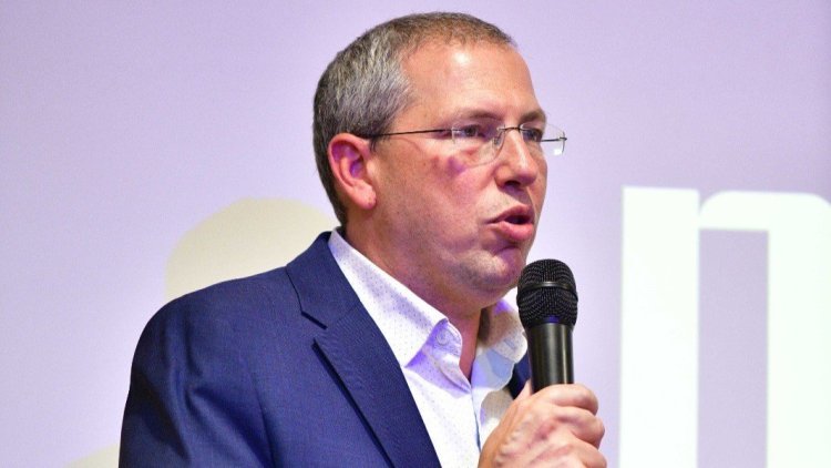מנהל רשות המסים שי אהרונוביץ' (יואל אליווה)