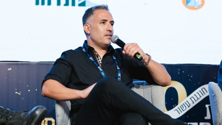 צחי דידי. "אף אחד לא רוצה לצאת עם כותונת לממ"ק"