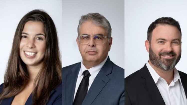 מימין: עו"ד אלחנן פלור, מיכאל וקנין ויובל סולימה (יונתן בלום, הילה גביר)