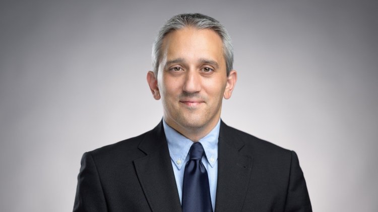 עו"ד צביקה מצקין (דורון לצטר) 