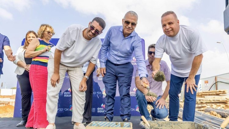 הנחת אבן הפינה באשקלון, מימין: תומר גלאם, עידו קיאנר, אפי שקדי, עומרי סונגו (סיון מטודי)