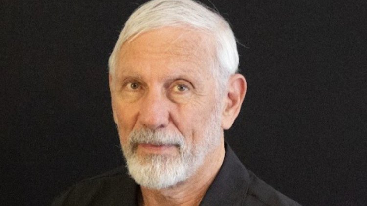 אדריכל בני פרי שותף ב-V5 (דניאל פרי) 