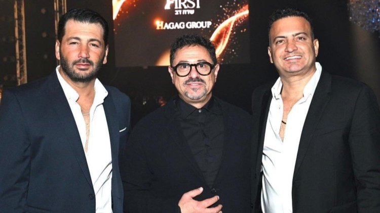 בעלי השליטה בקבוצת חג'ג' צחי ועידו חג'ג' יחד עם אדריכל הפרויקט ערן חן (במרכז). צילום: ישראל הדרי