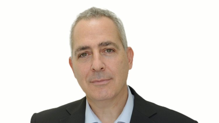 עו"ד צבי שוב (ליאת מנדל) 