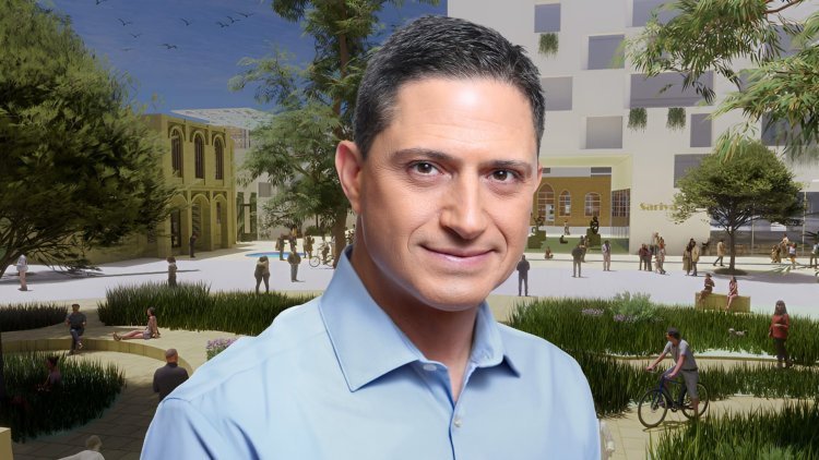 ראש עיריית ב"ש רוביק דנילוביץ' (מישל אמזלג)