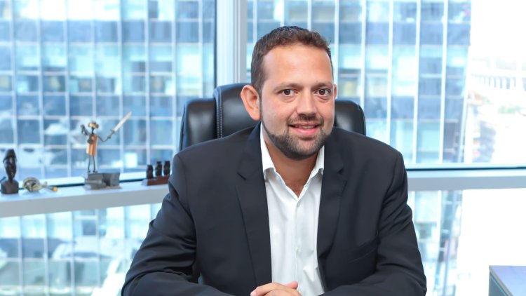 עו"ד אילון עישר (בר פינקלשטיין)