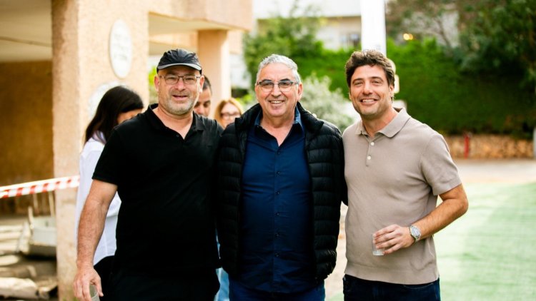  איתי תירוש בעלים ומנכ״ל משותף בחברת ארז-תירוש, חיים ברויידא ראש עיריית רעננה ודני ארז, בעלים ומנכ״ל משותף בחברת ארז-תירוש (פיני חדד) 