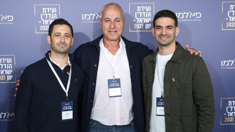 מימין לשמאל: אביב כהן, סמנכ"ל פאלמו, ערן וולף, מנכ"ל ובעלים לואנוויז, פלג יריב, מנכ"ל ובעלים פאלמו (ניצן מנטקה)