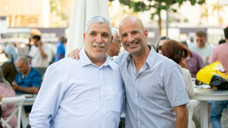 מימין: יוסי חסון ואליהו זוהר (פיני חדד)