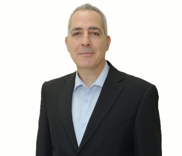 עו"ד צבי שוב (ליאת מנדל)