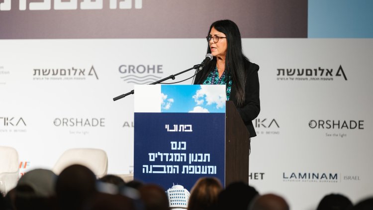איריס מושלי מייסדת בית ונוי (ניאו מדיה)